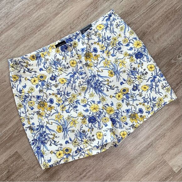 NWT Talbots Floral Relaxed Chino Short - Picture 1 of 6